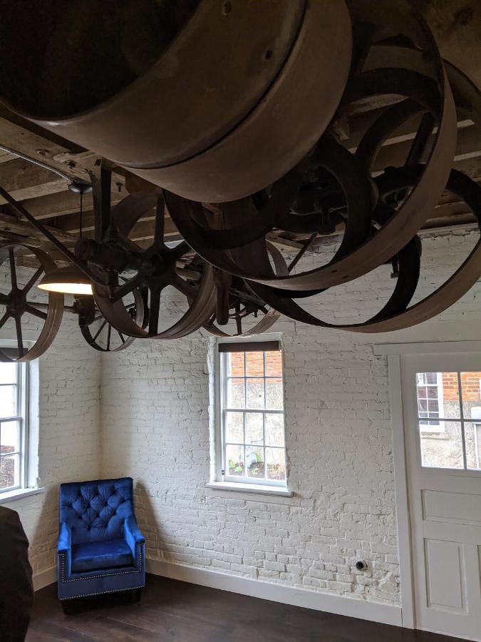 Hotel Millwright